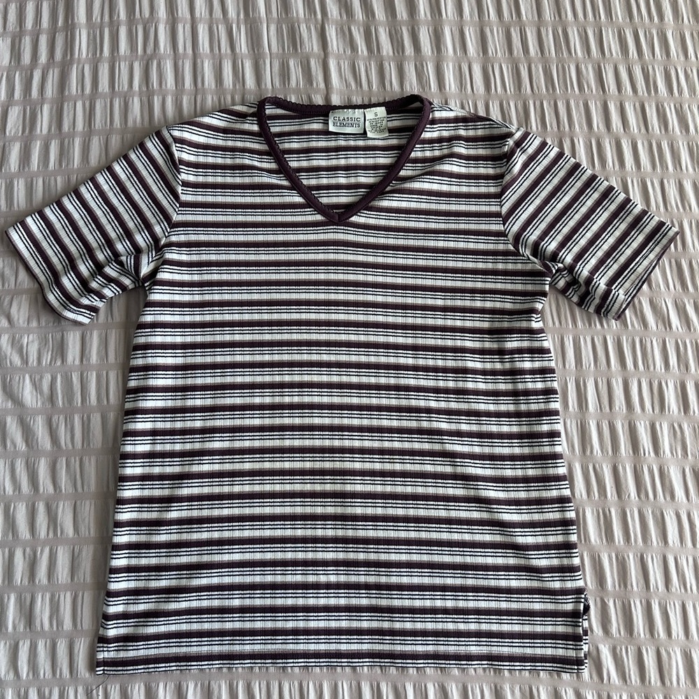 Classic Elements Basic Striped V-Neck Tee (S)